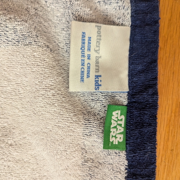 Potterybarn kids Star Wars Darth vade hooded towel - Picture 4 of 4